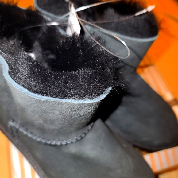 Kirkland signature stealing boot kids size 2 NWT - Picture 4 of 6